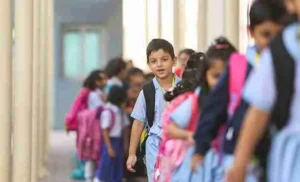 students in the morning line