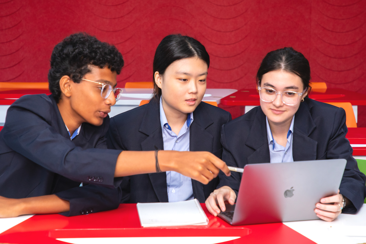 IBDP students during a peer collaboration activity